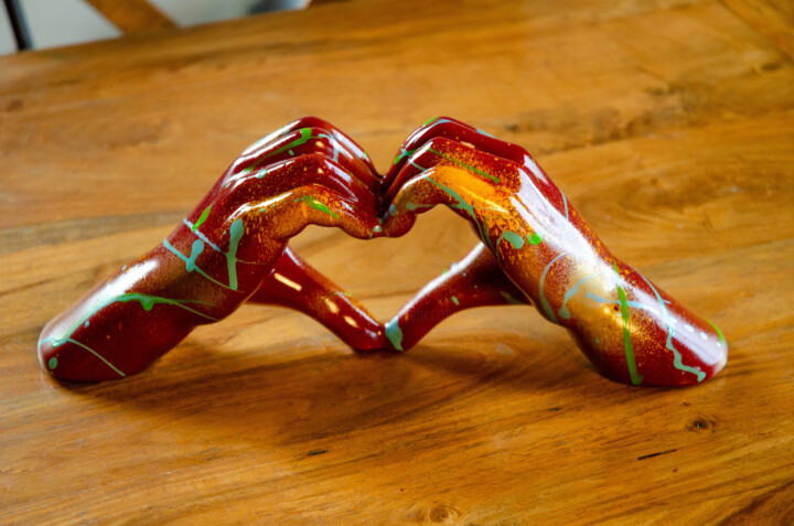 Sculpture titled "Sculpture Cœur Vibr…" by Laura Onesta, Original Artwork, Acrylic