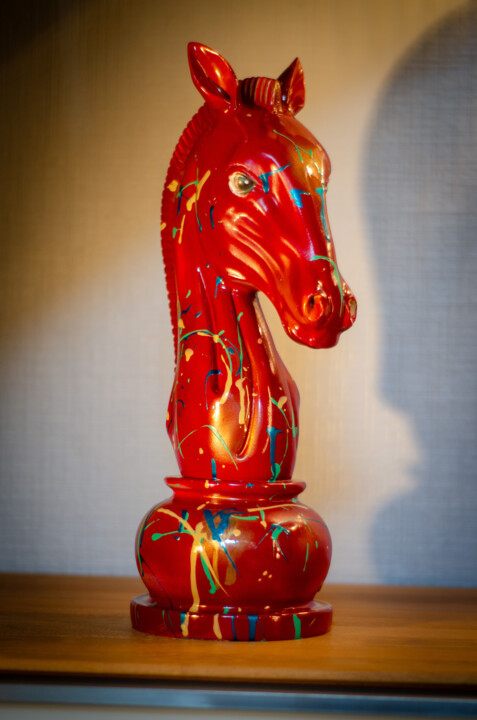 Sculpture titled "Cavalier rouge" by Laura Onesta, Original Artwork, Acrylic