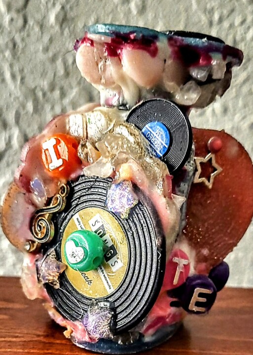 Gems, Glow, And Grooves Scultura, 1x3 in