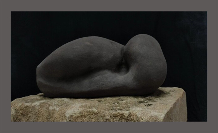 Sculptuur getiteld "Maye" door Raquel Martínez Vicedo, Origineel Kunstwerk, Terra cotta