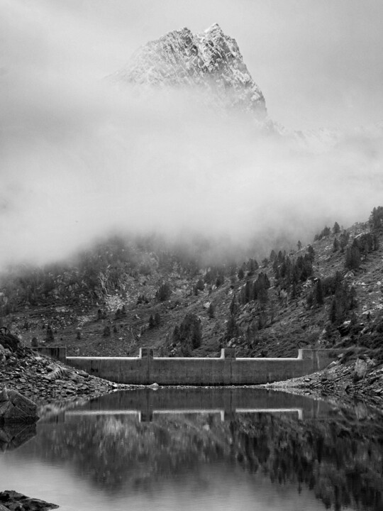Barrage Pyrénéens 摄影, 31.5x23.6 in