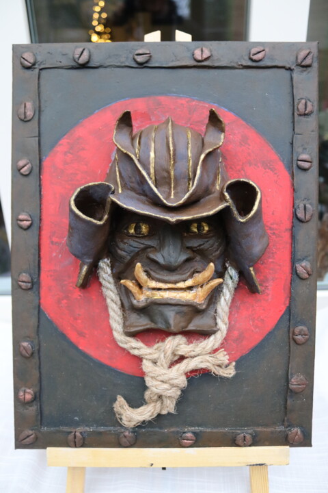 Sculpture titled "Masque Samourai 2" by Dominique Thonet, Original Artwork, Clay