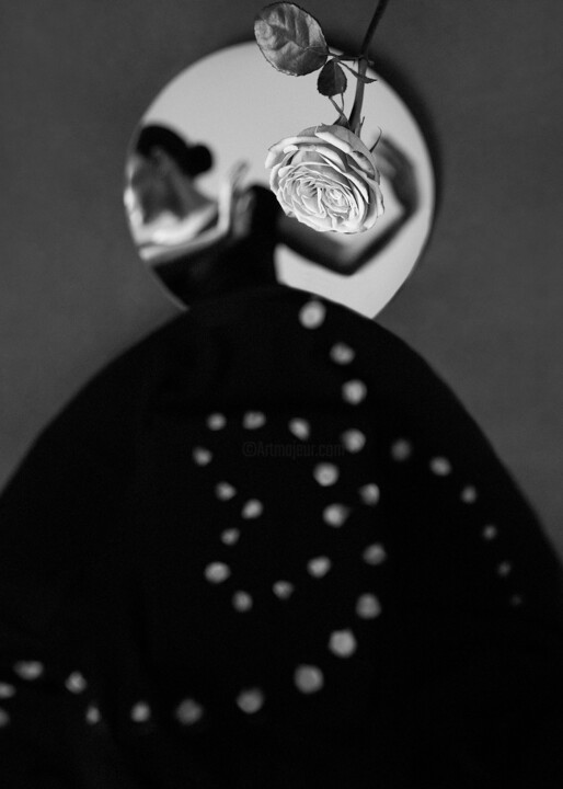 One Rose is Enough - No.1 Fotografia, 27,6x19,7 in