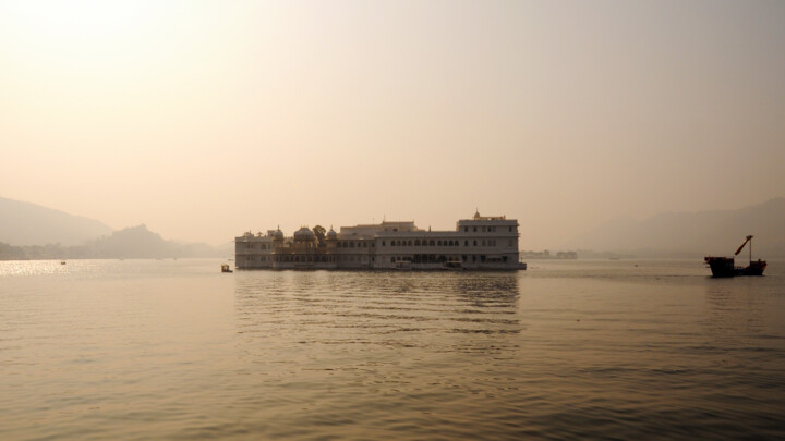 Taj Lake Palace - Udaipur 摄影, 22.1x39.4 in