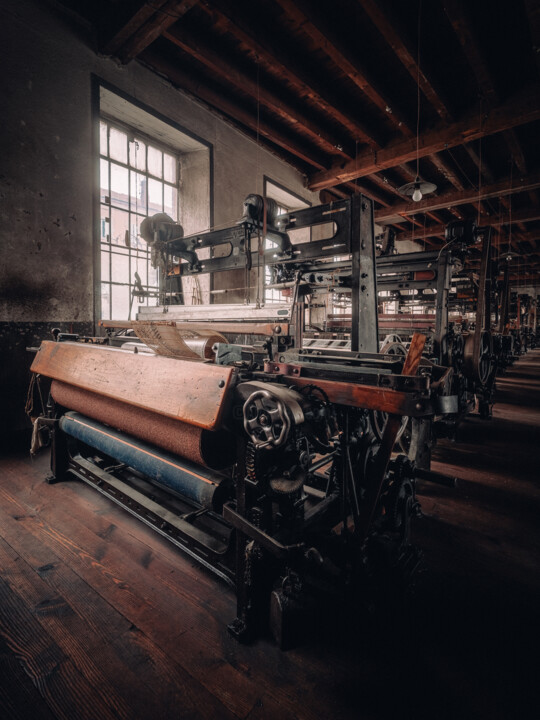 Photographie intitulée "L'usine Perrier #5" par Loïc Cancade, Œuvre d'art originale, Photographie numérique