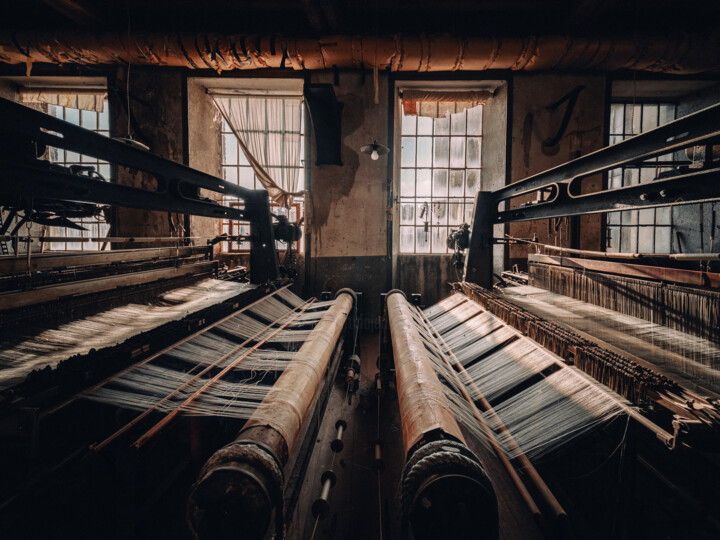 Photographie intitulée "L'usine Perrier #4" par Loïc Cancade, Œuvre d'art originale, Photographie numérique