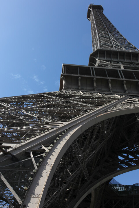 Photographie intitulée "Tour Eiffel - Cadra…" par Charles Guy, Œuvre d'art originale, Photographie non manipulée