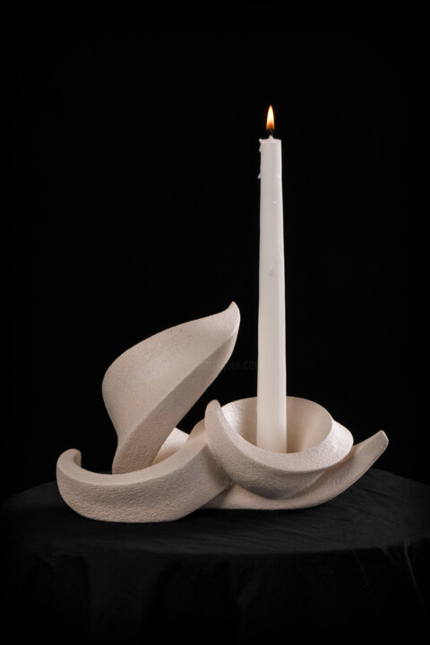 "SWAN" candlestick holder 雕塑, 5.5x5.5 in