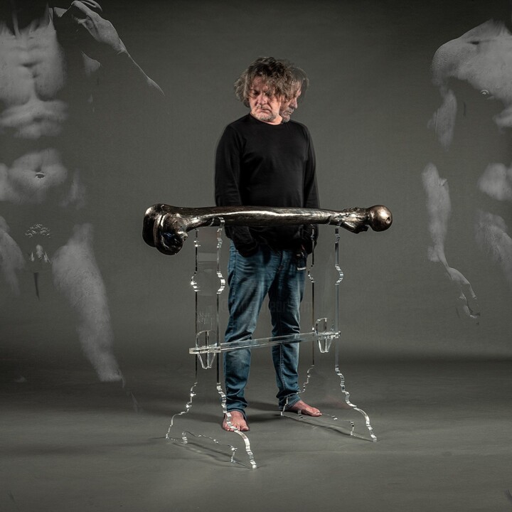 David's femur Sculpture, 39.4x49.6 in
