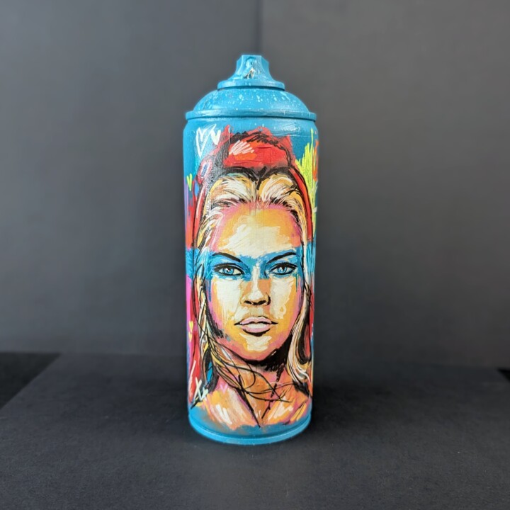 Marianne Bardot, la bombe 雕塑, 7.5x2.8 in
