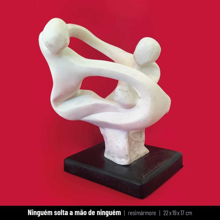 Ninguem solta a mão de ninguem 1 조형물, 8.7x7.5 in