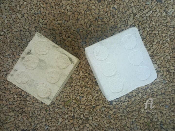 Double 6 雕塑, 7.9x7.9 in
