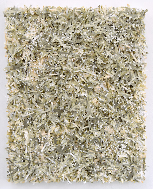 Escultura intitulada "Paperwork & Pearls…" por Astrid Stoeppel, Obras de arte originais, Papel Montado em Armação em madeira