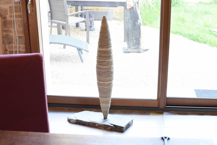 Sculpture titled "CAIRN ÉLANCÉ" by Marc Mugnier, Original Artwork, Stone