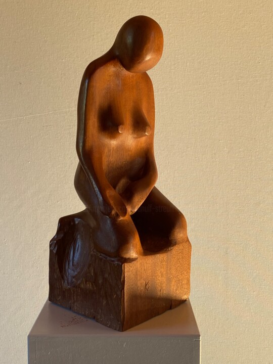Sculptuur getiteld "Schwangere" door Ranulf Streuff, Origineel Kunstwerk, Hout
