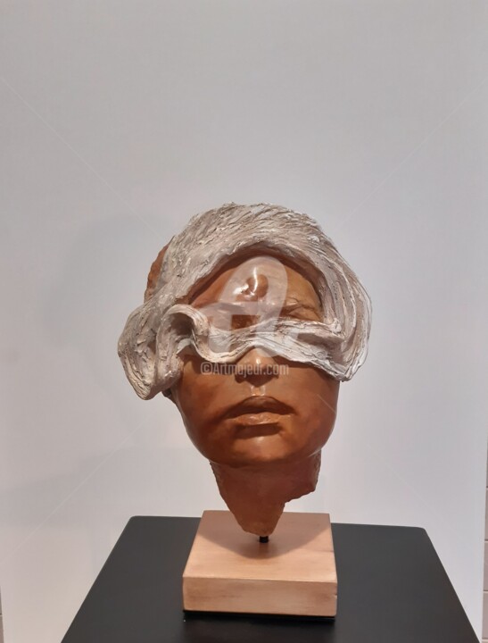 Sculpture titled "L'an 2020" by Valerie Barrault, Original Artwork, Terra cotta