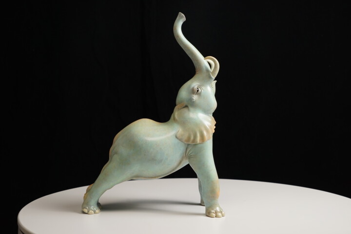 Sculptuur getiteld "The Elephant’s Morn…" door Zhao Yongchang, Origineel Kunstwerk, Bronzen
