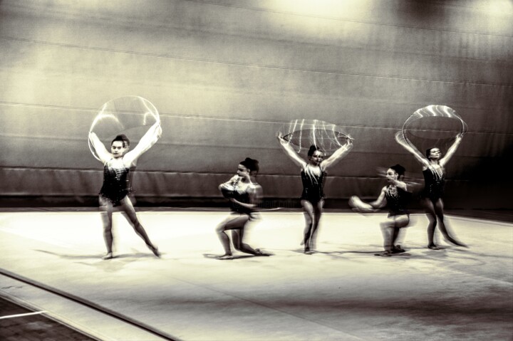 Rhythmic Ghosts N°5 -Three Hoops (4288) 摄影, 18.1x26 in