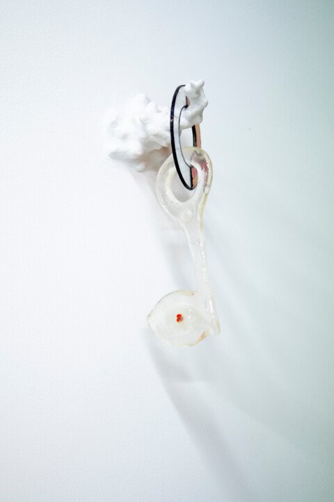 Sculpture titled "Clé Indiscrète" by Claire Olivier, Original Artwork, Glass