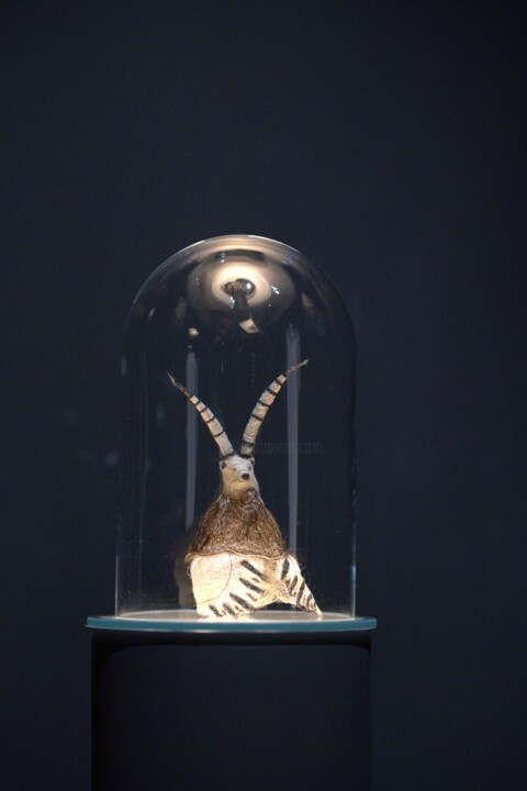 Sculpture titled "Ourson polaire G mo…" by Muriel Malchus, Original Artwork