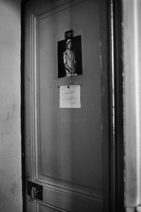 Photographie intitulée "L'hôtel de la derni…" par Alexis Vettoretti, Œuvre d'art originale, Impression numérique