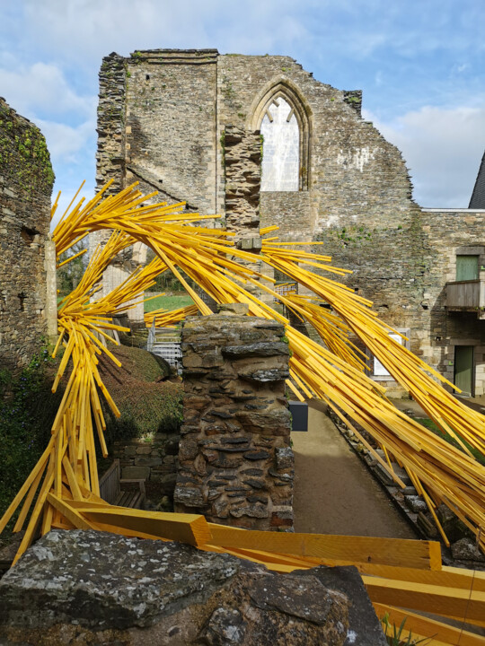 Sculpture titled "Assaut" by Simon Augade, Original Artwork, Wood