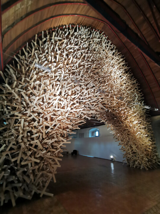 Sculpture titled "Entre" by Simon Augade, Original Artwork, Wood