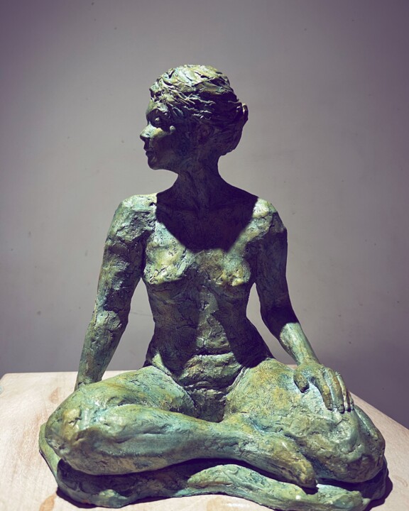 Sculpture titled "Fierté" by Carol Saint Georges, Original Artwork, Clay
