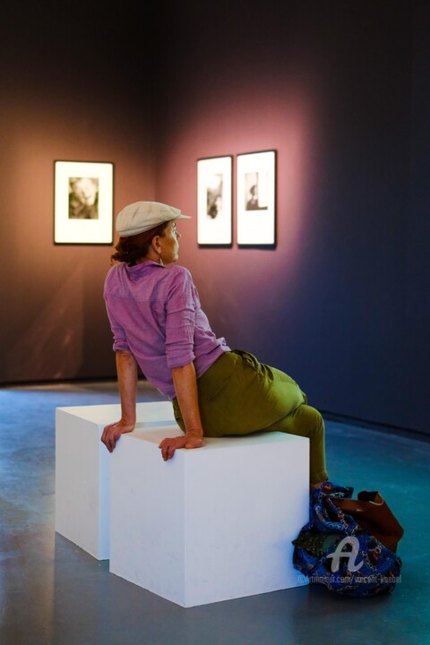 Drawing titled "Femme assise au Jeu…" by Vincent Koebel, Original Artwork, Fabric