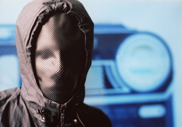 L'HOMME FURTIF - Photographie Argentique - ed 1 / 5 摄影, 15.8x23.6 in