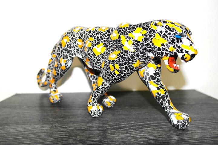 Sculpture titled "Panthère Amour" by Byludo, Original Artwork, Acrylic