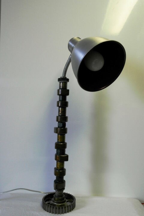 Sculpture titled "Lampe industrielle" by Byludo, Original Artwork, Stainless Steel