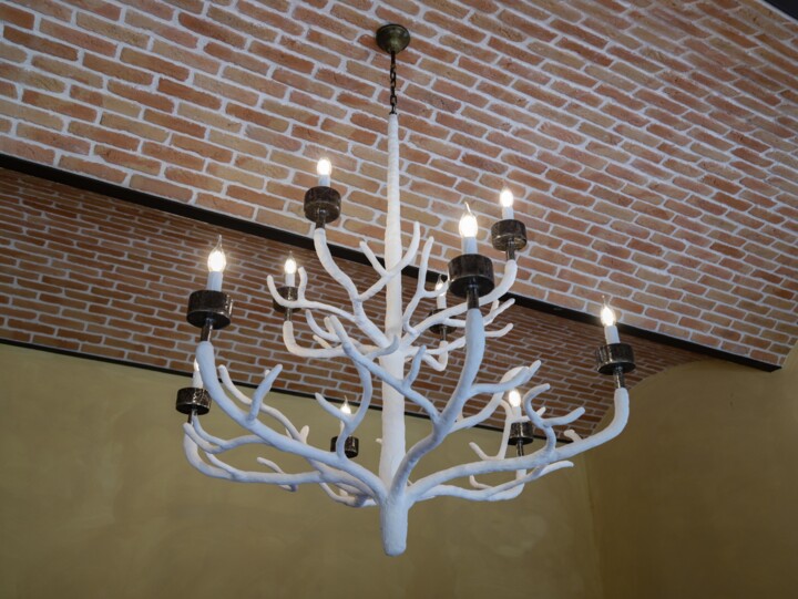 Sculpture titled "Lustre 10 flammes" by Daniel Angeli, Original Artwork, Plaster