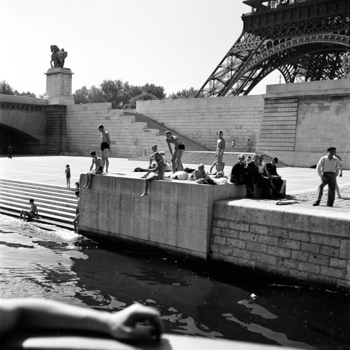 Photographie intitulée "Bord de Seine, Baig…" par Georges Martin, Œuvre d'art originale, Papier