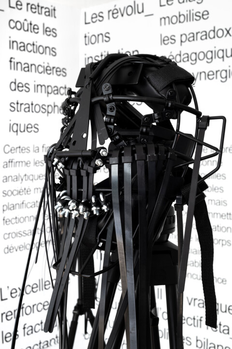 Textile Art titled "il est urgent que l…" by Thomas Guillemet, Original Artwork, Stainless Steel
