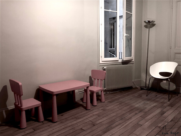 Photography titled "LE FAUTEUIL" by Erik Angot, Original Artwork, Paper