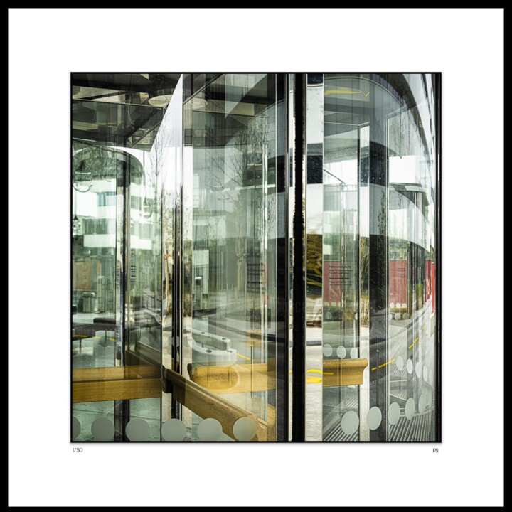 Photographie intitulée "Exmachina2-1-30X30…" par Pascal Sentenac, Œuvre d'art originale, Papier