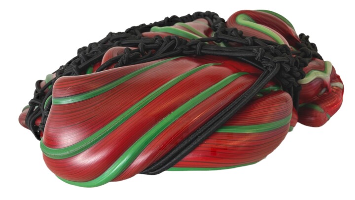 Ficelé rouge et vert . Sculptuur, 5,5x17,1 in