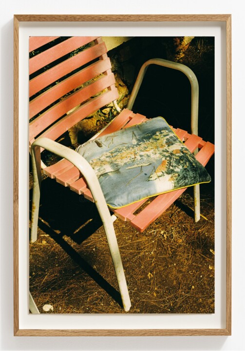 Photographie intitulée "Stolen Childhood II" par Viktor Shekularatz, Œuvre d'art originale, Papier