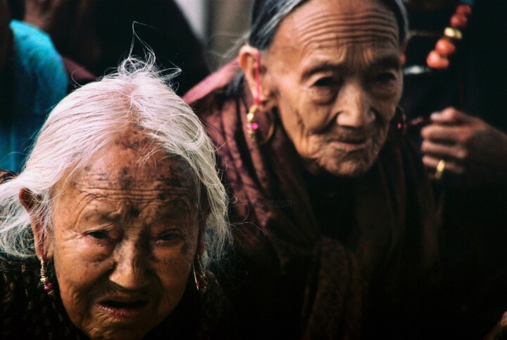 Inde du Nord - femmes boudhistes, Himachal Pradesh Фотография, 0,4x0,4 in