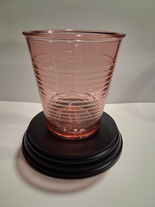 Sculpture titled "Verre à moitié plei…" by Jim Hackenberger, Original Artwork, Plastic