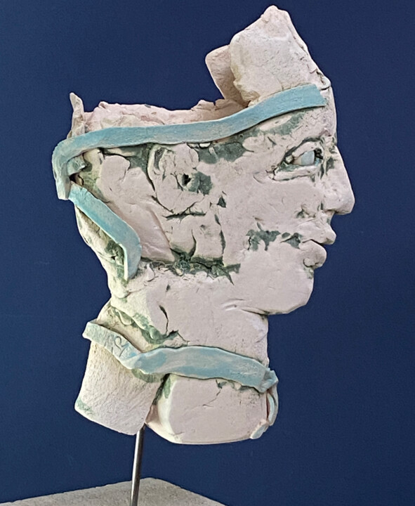 Sculpture titled "Un Roi" by Jean-Claude Sgro, Original Artwork, Terra cotta