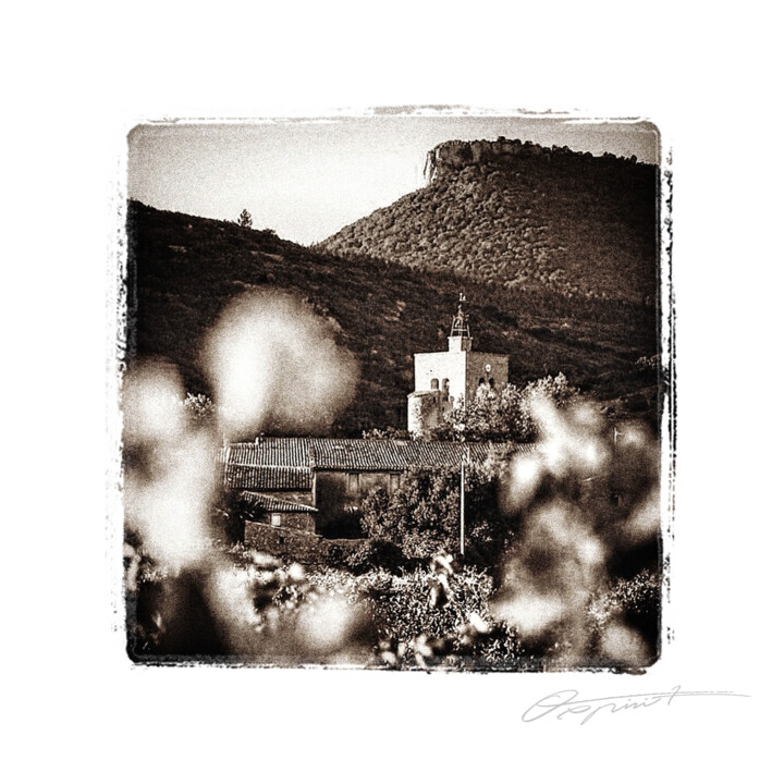 Fotografía titulada "Écho du clocher" por Gilles Deschamps (OXPIRIT), Obra de arte original, Fotografía digital Montado en a…