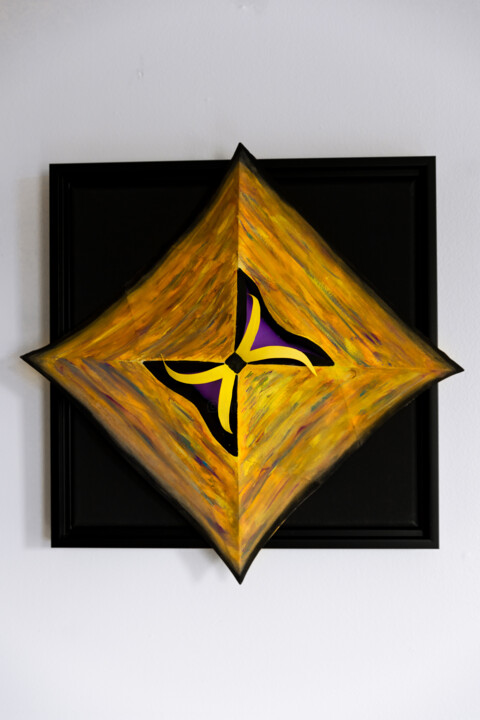 Levitating Sphene 雕塑, 12x12 in