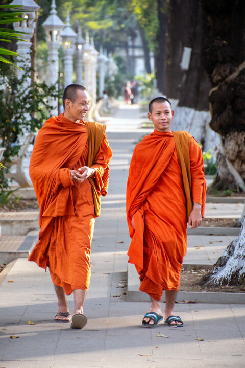 Cambodia - Monks Fotoğraf, 23,6x35,4 in