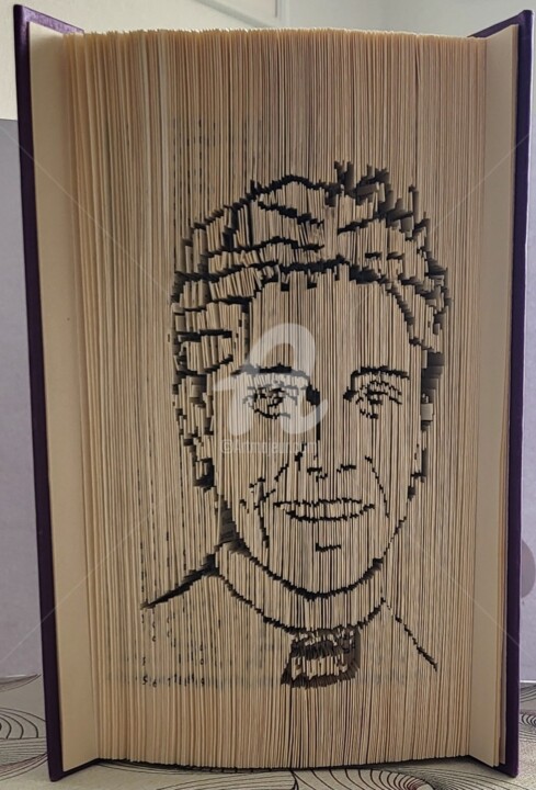 Sculptuur getiteld "2025-12-JULES BIANC…" door Sye, Origineel Kunstwerk, Papier