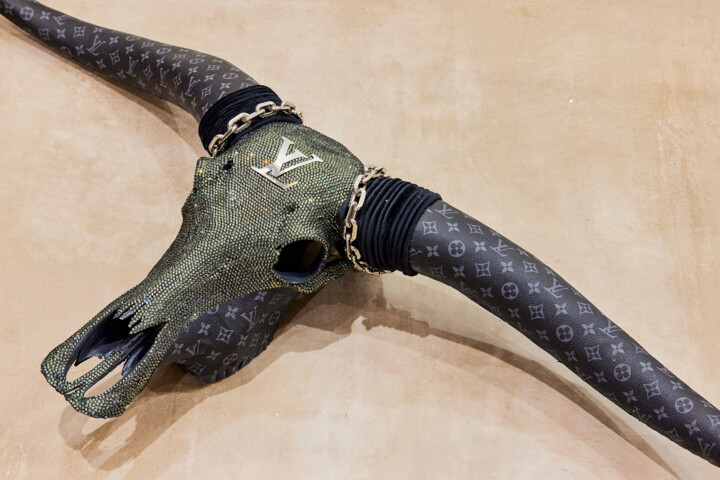 LV Longhorn Sculptuur, 39,4x70,9 in