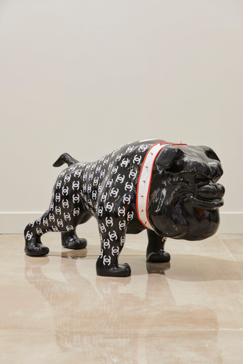 Fashion big bully 雕塑, 27.6x51.2 in