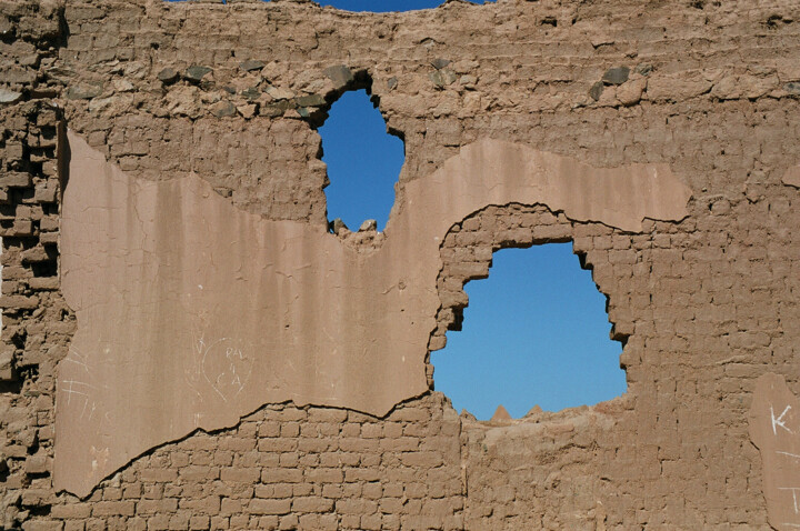 Photography titled "Ruins" by Anna Gabo, Original Artwork, Analog photography