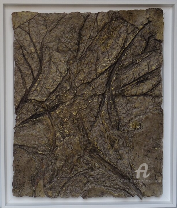 Sculpture titled "Cascade" by Sylvie Loudieres, Original Artwork, Paper Mounted on Wood Stretcher frame
